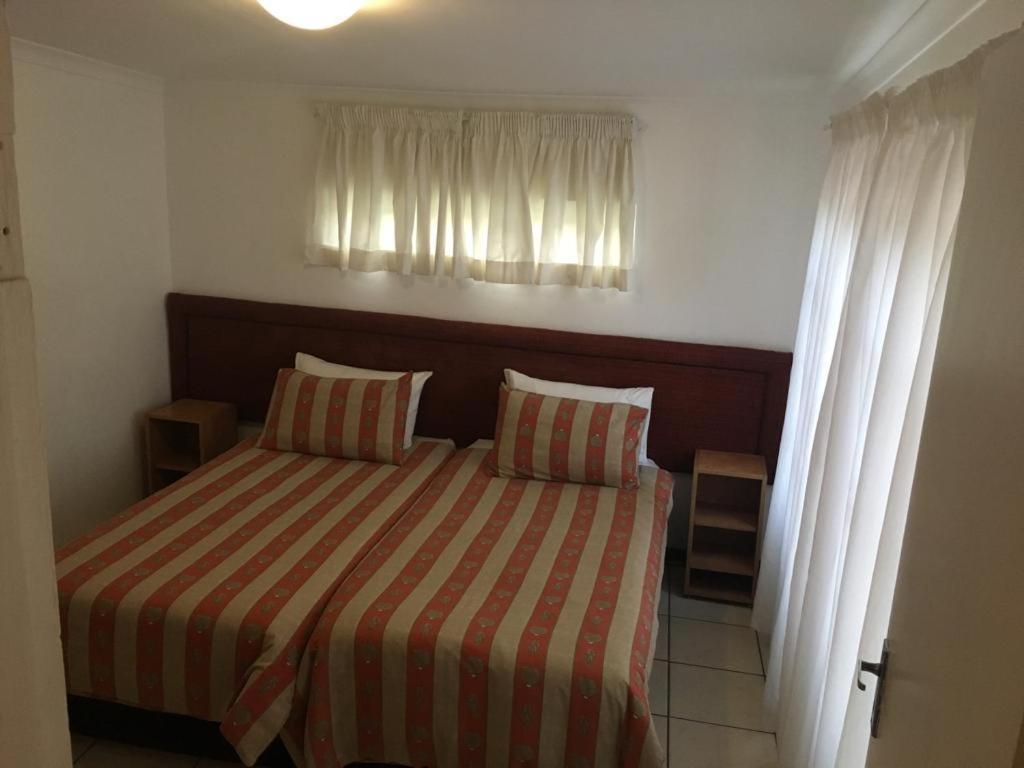 The Crescent Guesthouses - Bnb/Self Catering Durban Exterior foto
