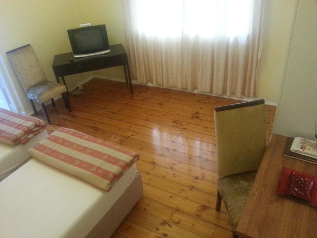 The Crescent Guesthouses - Bnb/Self Catering Durban Exterior foto