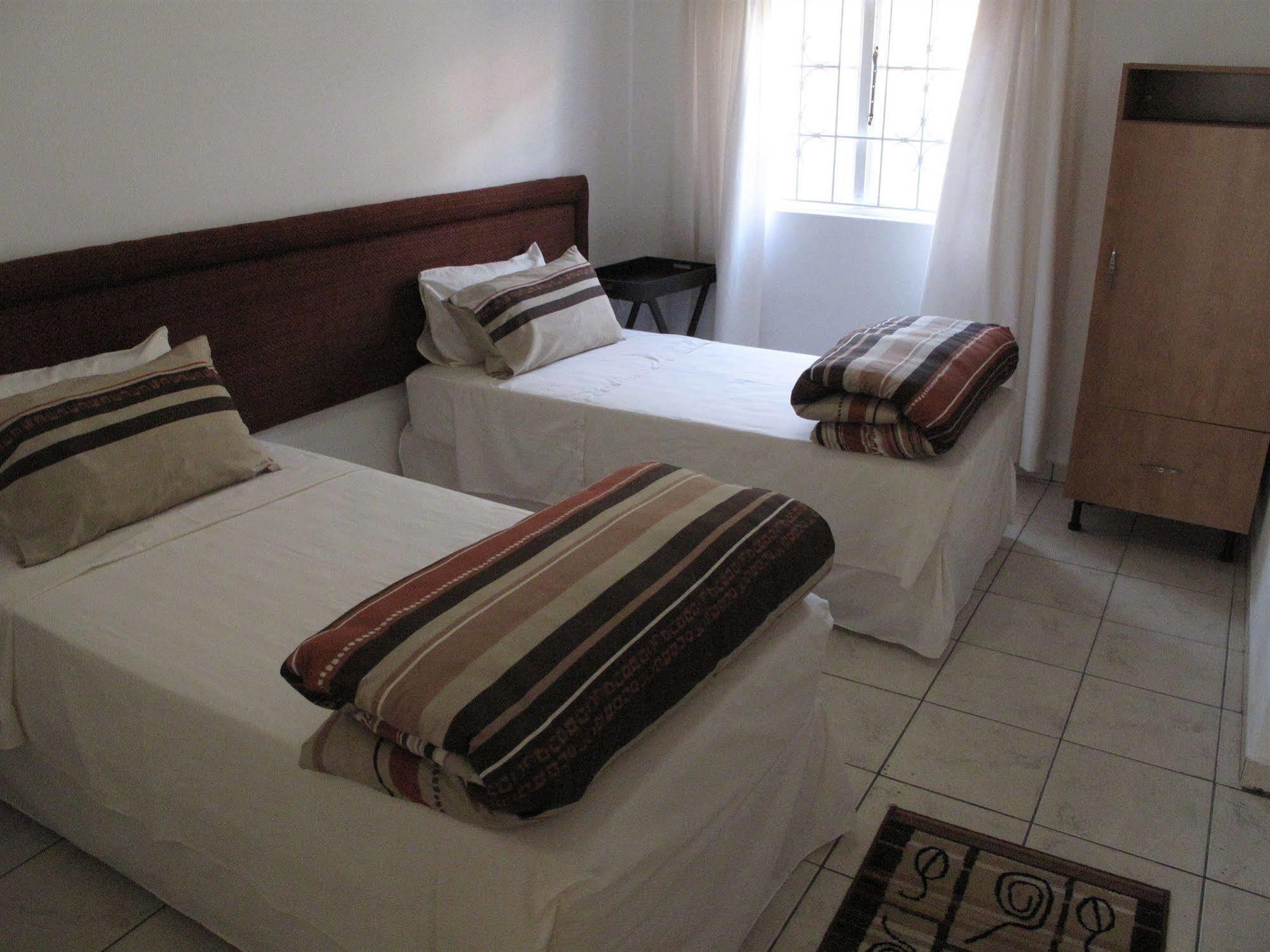 The Crescent Guesthouses - Bnb/Self Catering Durban Exterior foto